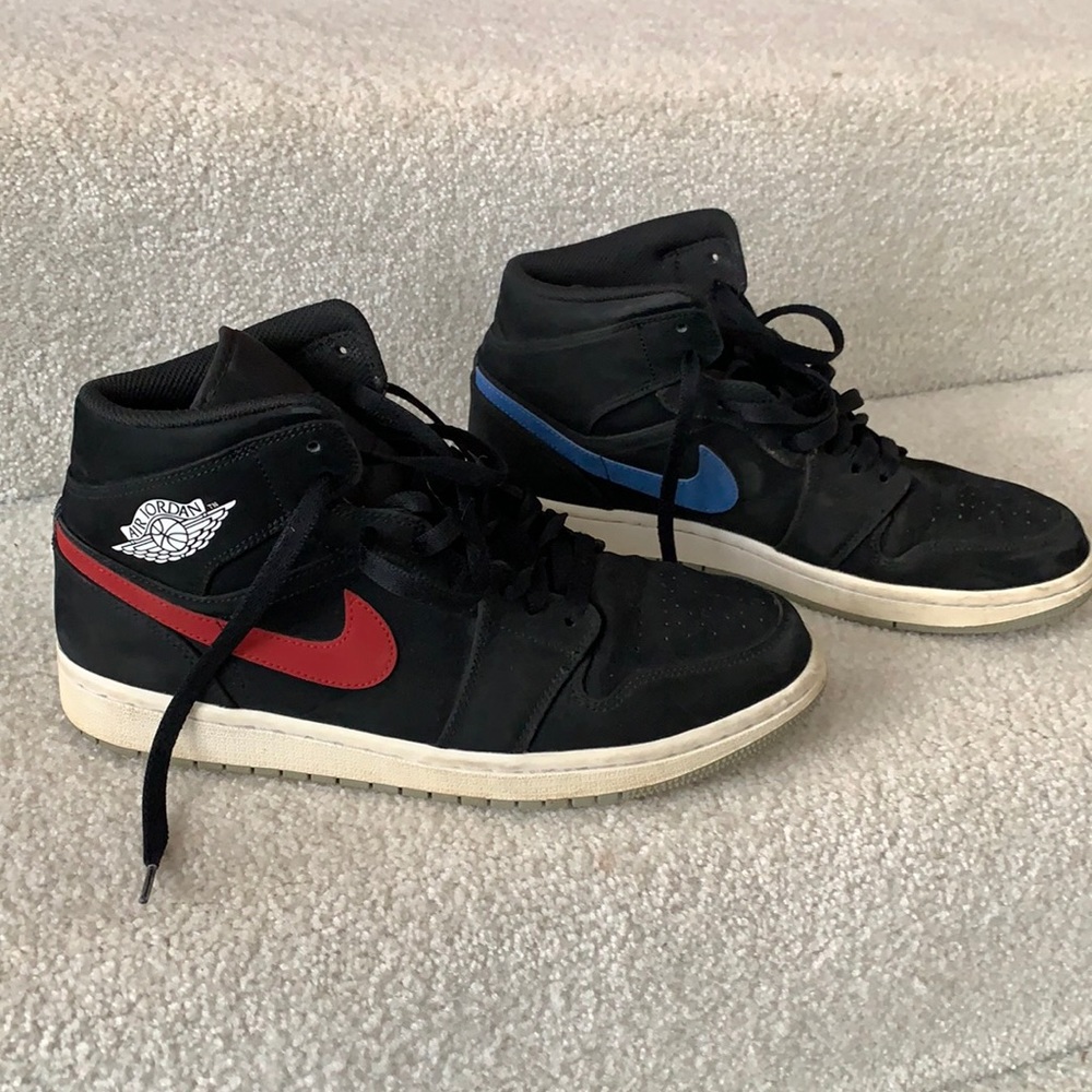 Nike Air Jordan 1 mid - Men’s size 9.5